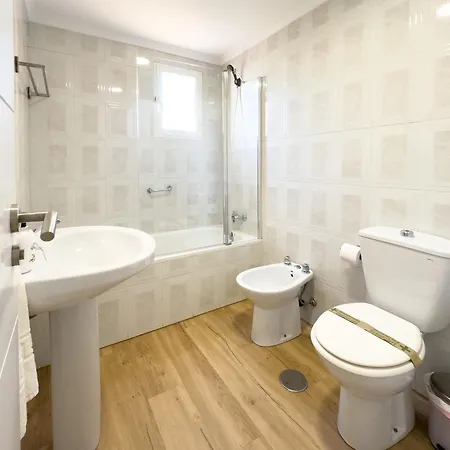 Апартаменты Sunny Hideaway Guadalmar