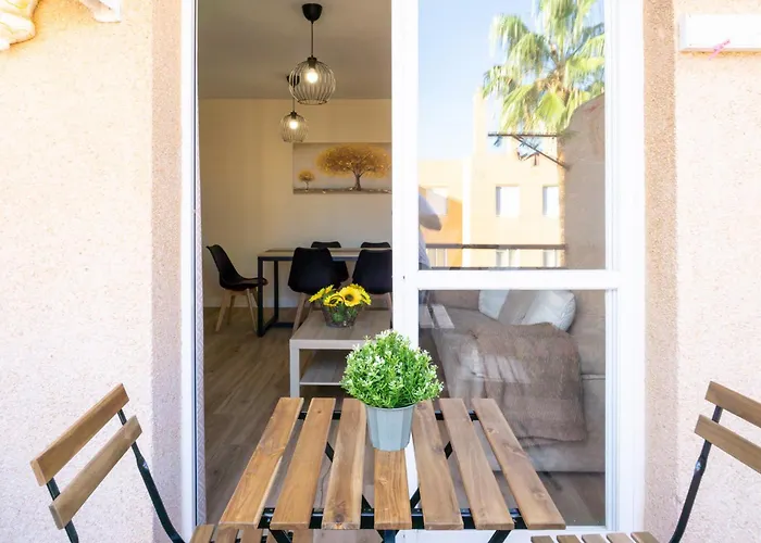 Sunny Hideaway Guadalmar *